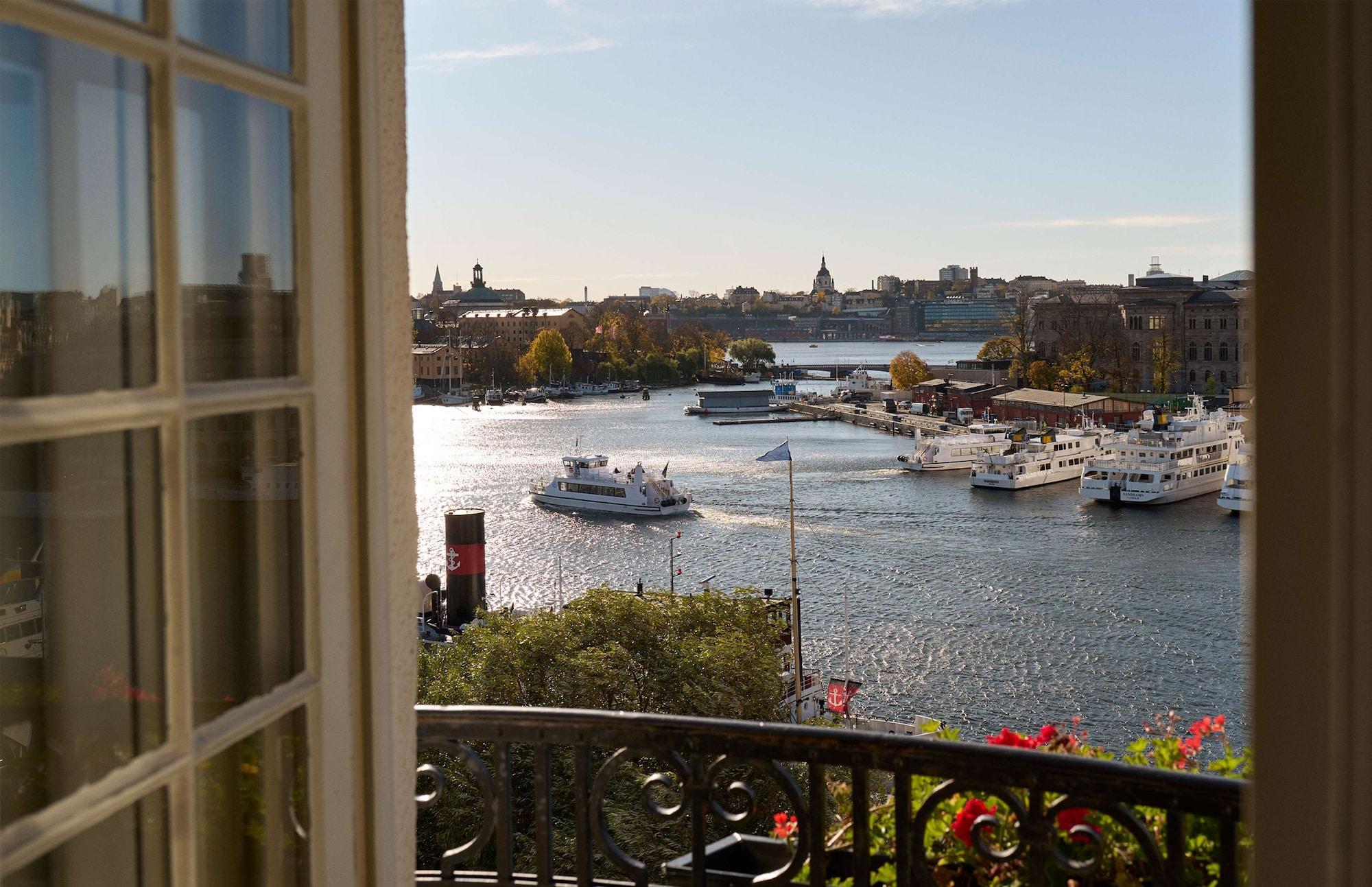 Hotel Diplomat Estocolmo Exterior foto View of the River Thames from the window of the hotel