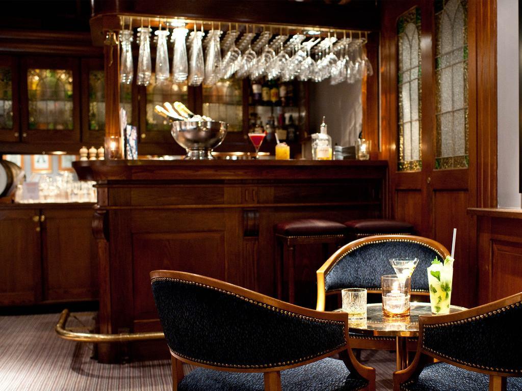Hotel Diplomat Estocolmo Exterior foto The bar at the Savoy