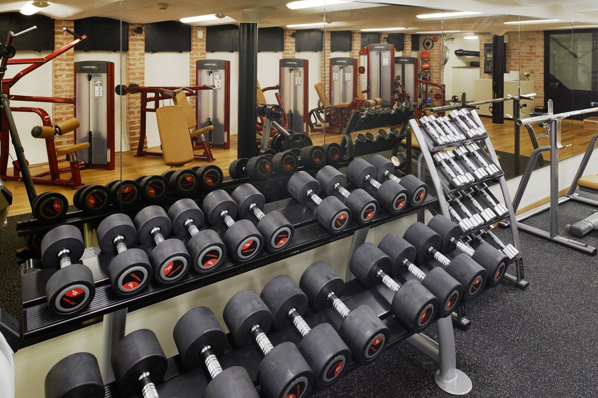 Hotel Diplomat Estocolmo Exterior foto The gym at the London Scottish Club